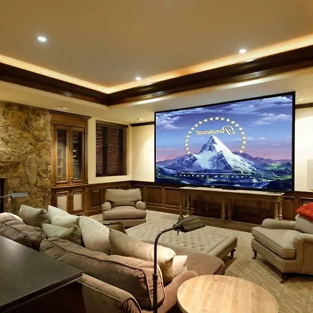 Yariman Protloan Zh Virhado Near Parking And Markets Villa Hausham